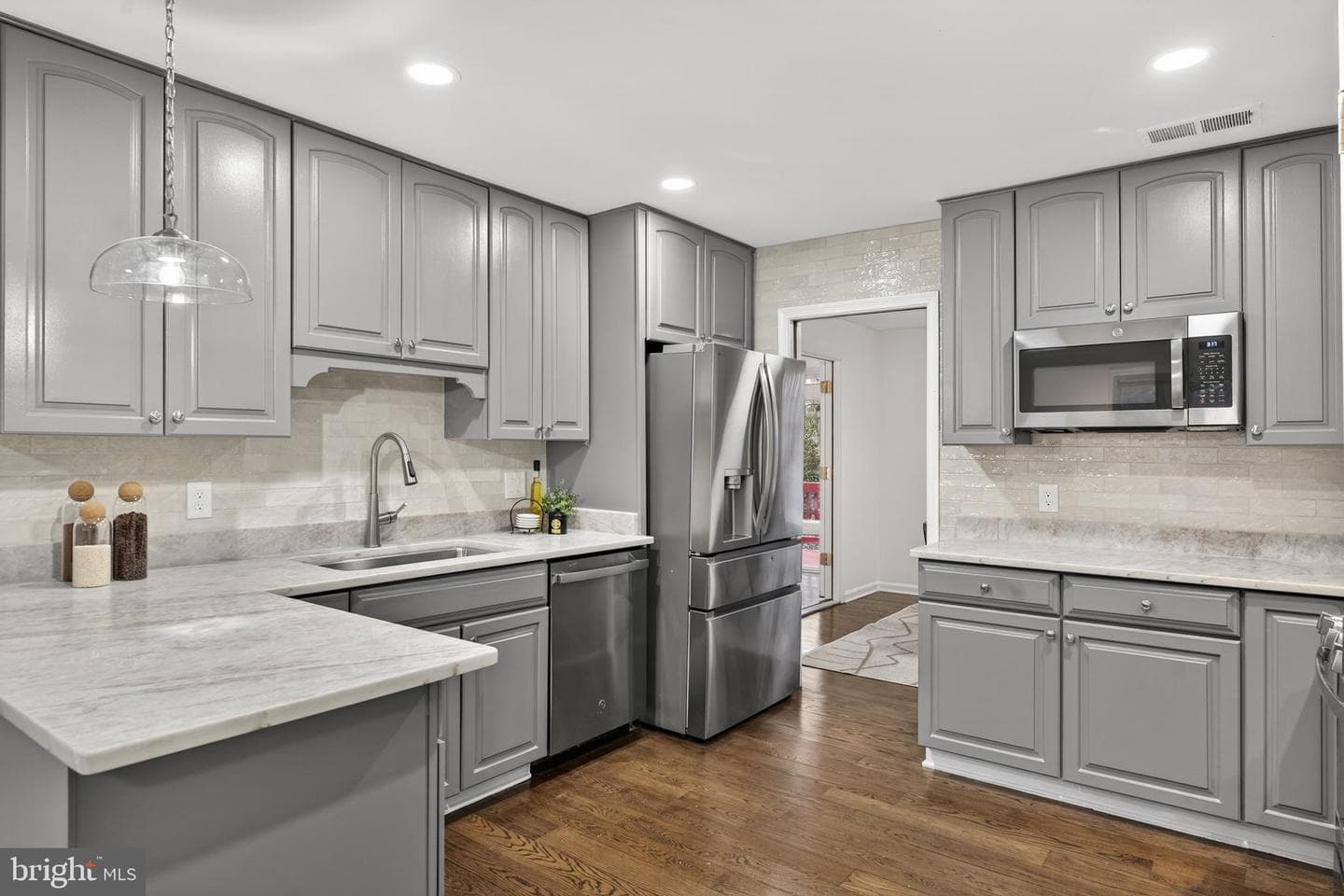 7113 Penguin Place photo 2