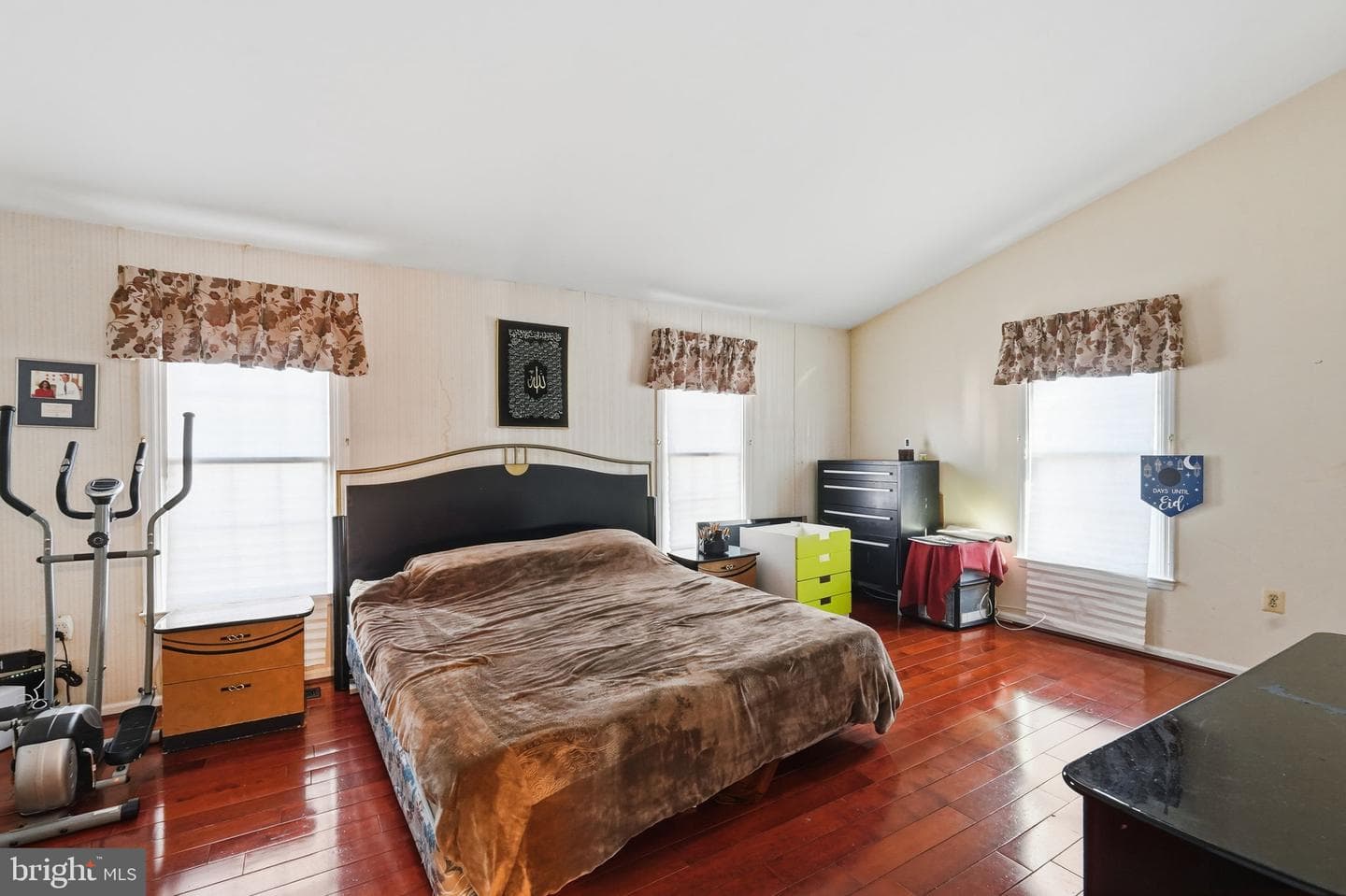 5810 Apsley House Court photo 16