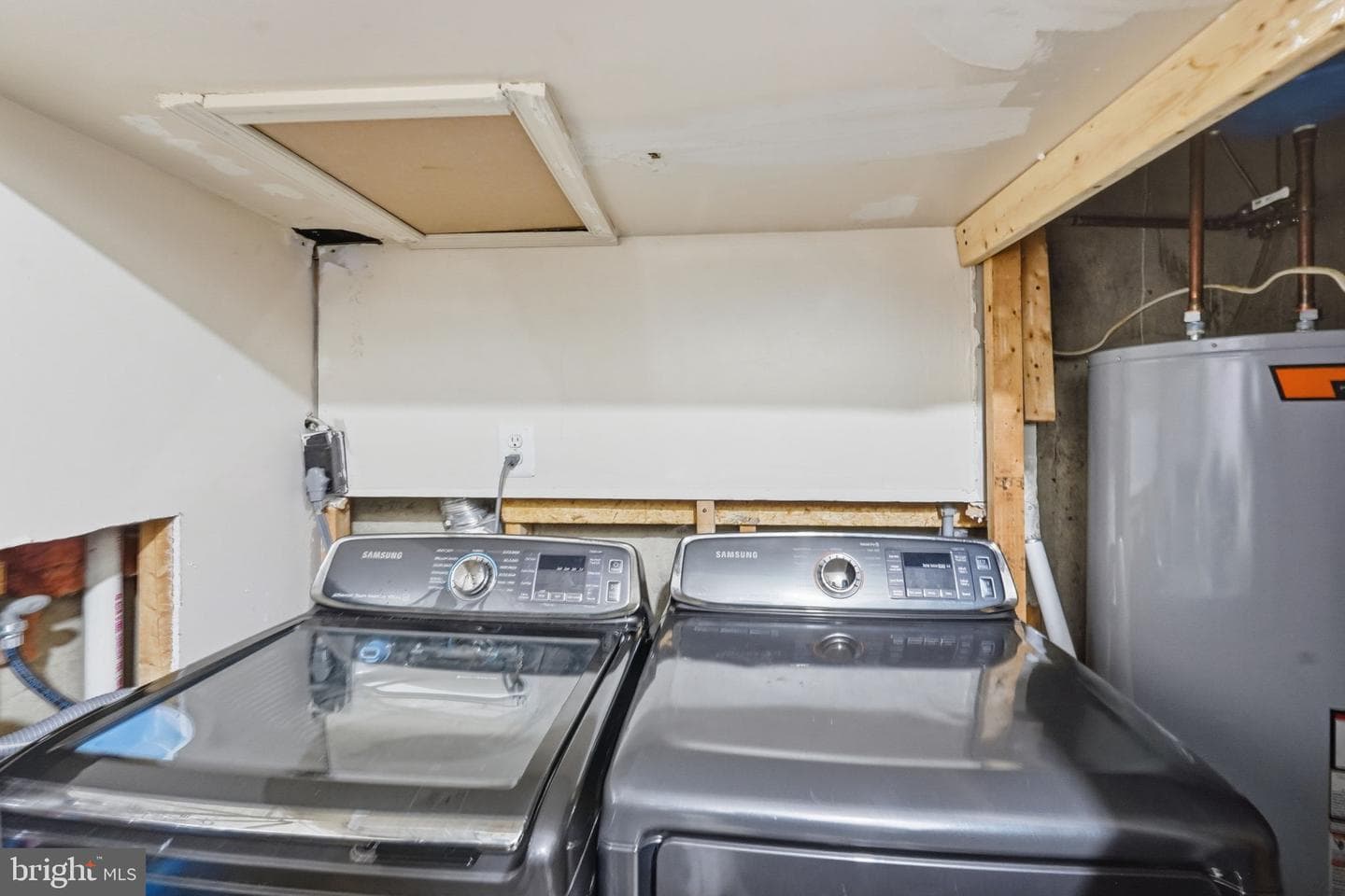 5810 Apsley House Court photo 24