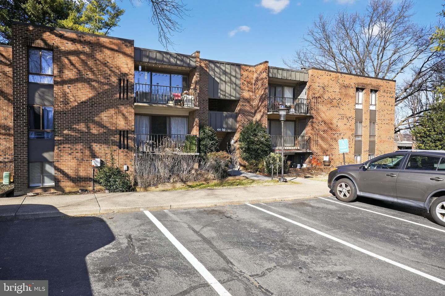 4400 Island Place #302