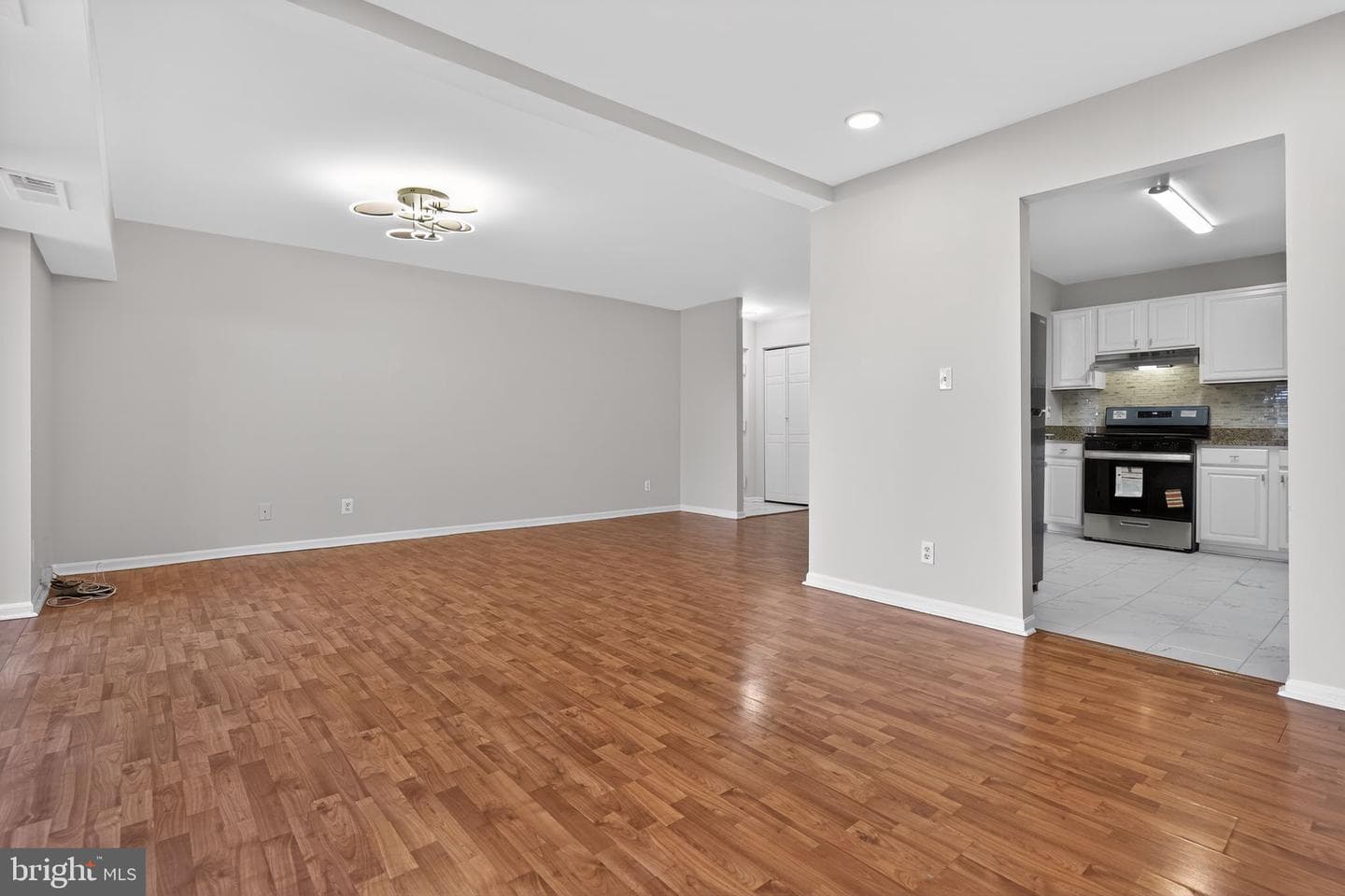 4400 Island Place #302 photo 14