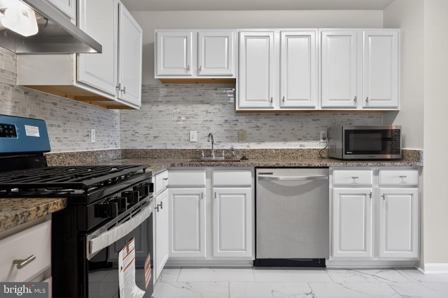 4400 Island Place #302 photo 26
