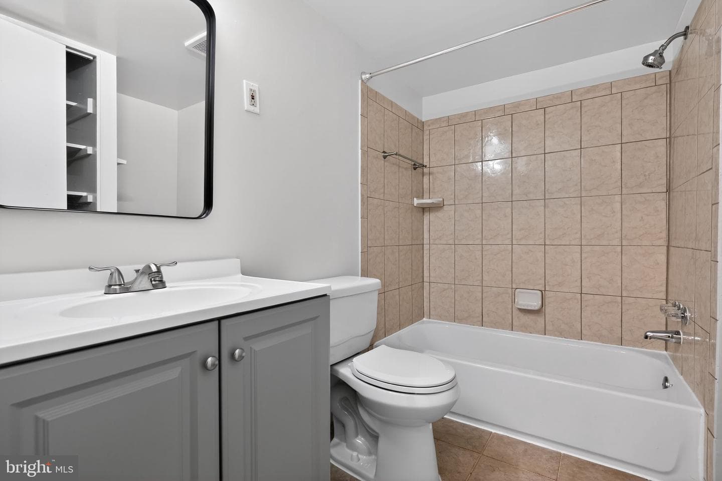 4400 Island Place #302 photo 37