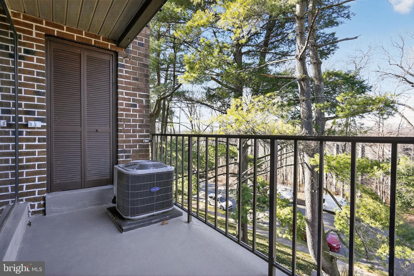 4400 Island Place #302 photo 8
