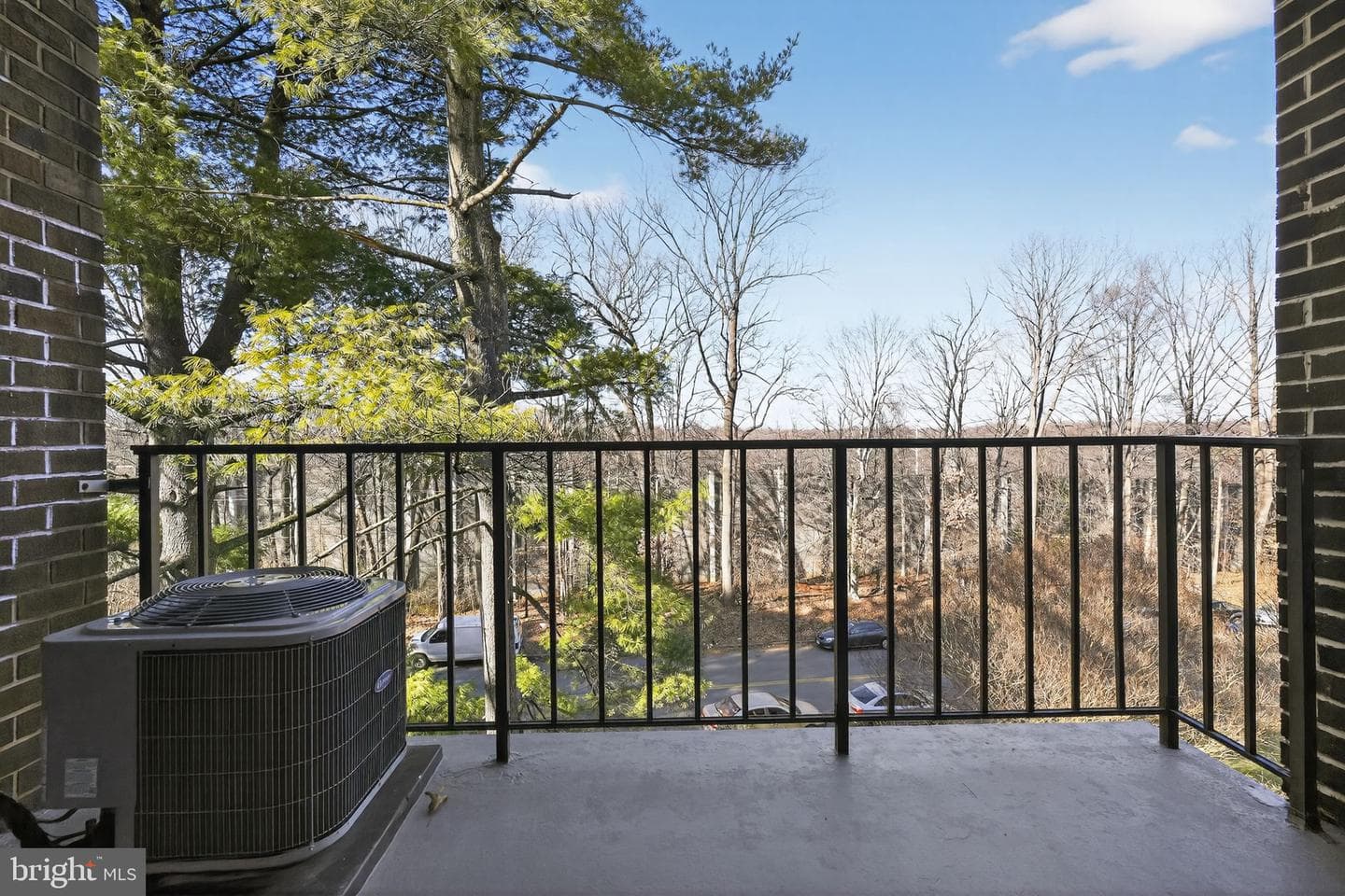 4400 Island Place #302 photo 9