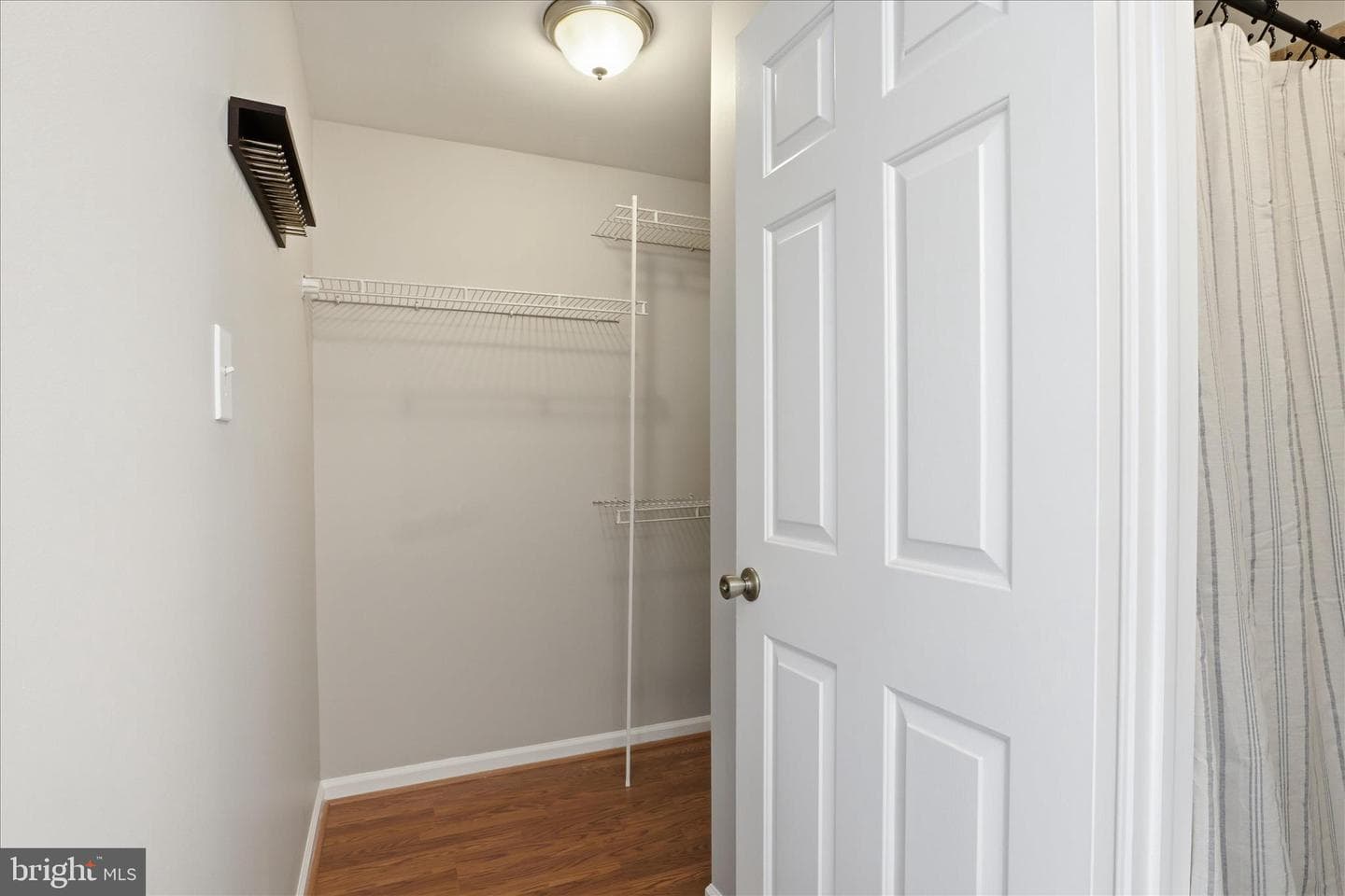 1563 Twisted Oak Drive photo 25