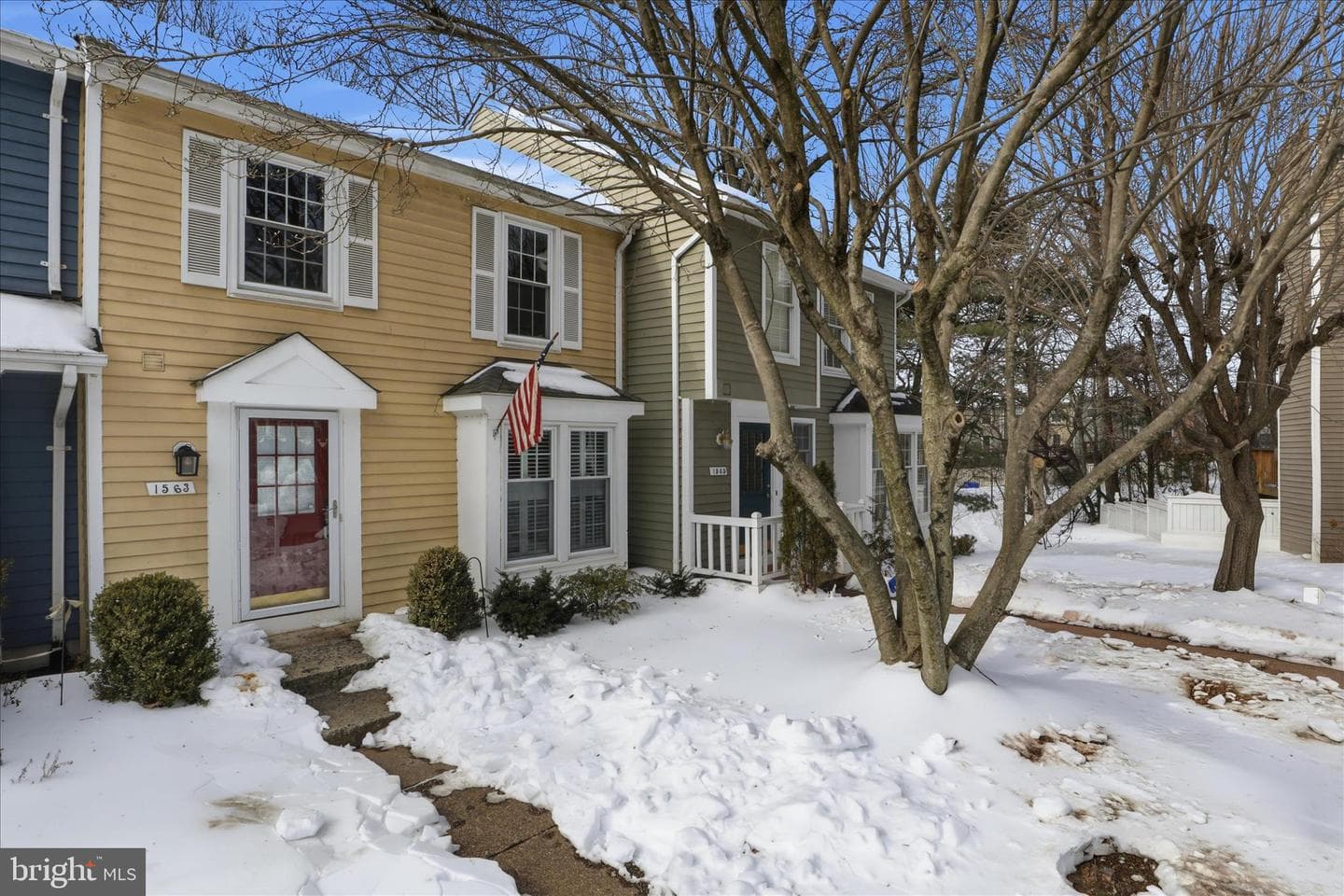 1563 Twisted Oak Drive photo 3
