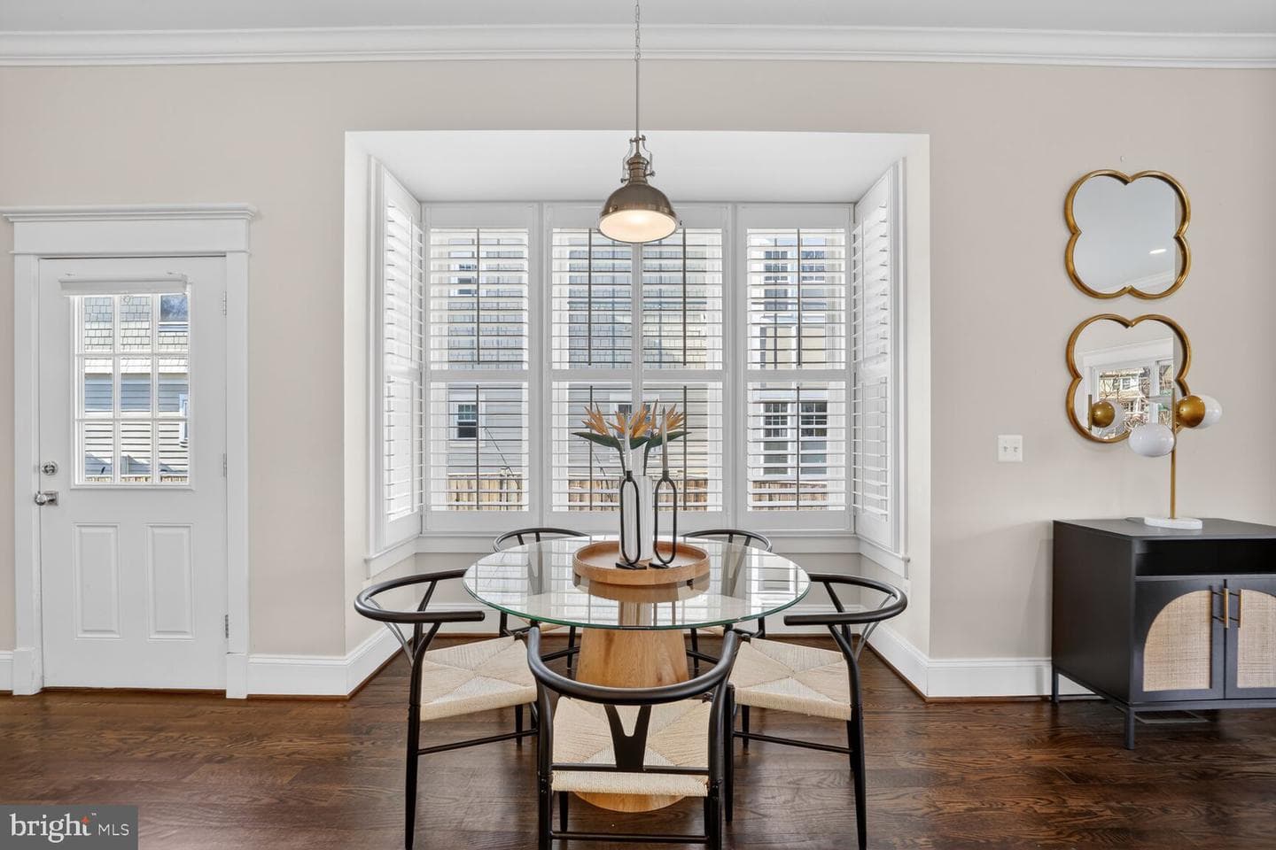 8113 Wellington Road photo 10