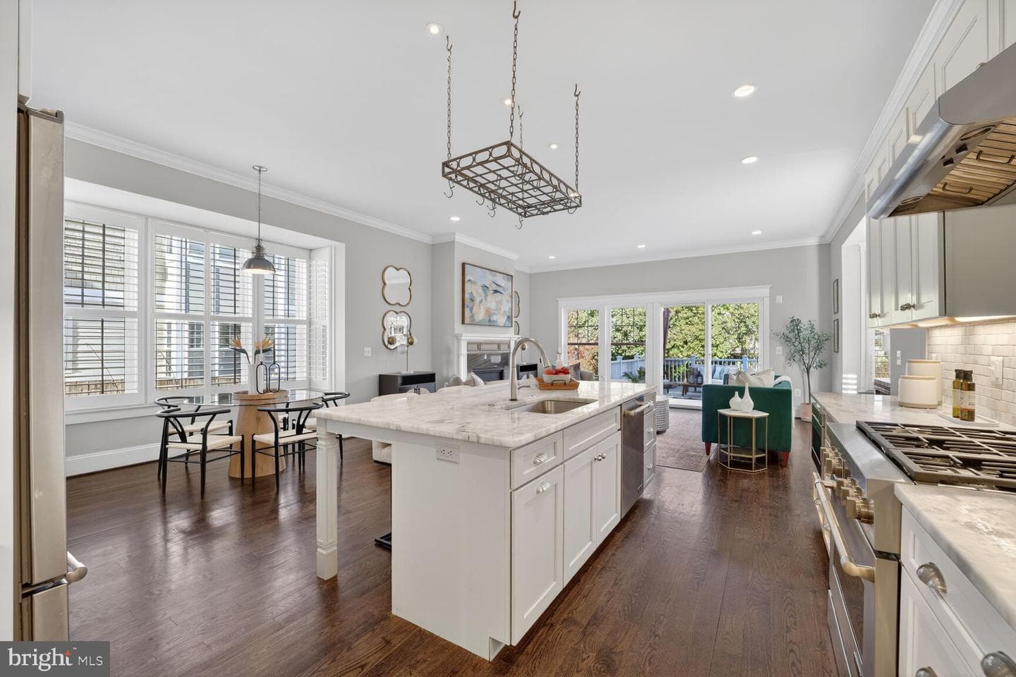 8113 Wellington Road photo 14