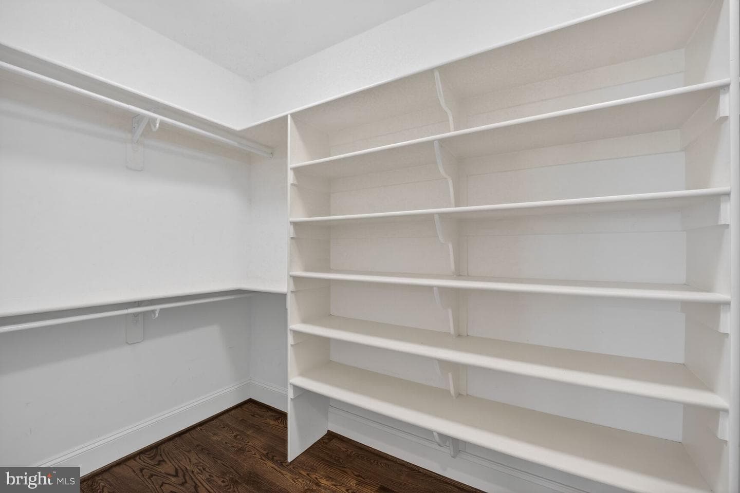 8113 Wellington Road photo 28