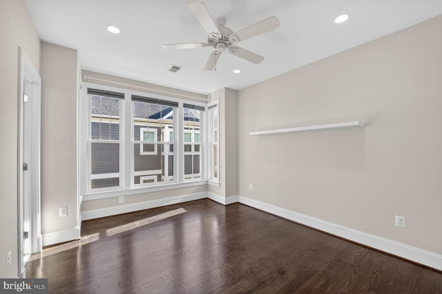 8113 Wellington Road photo 30