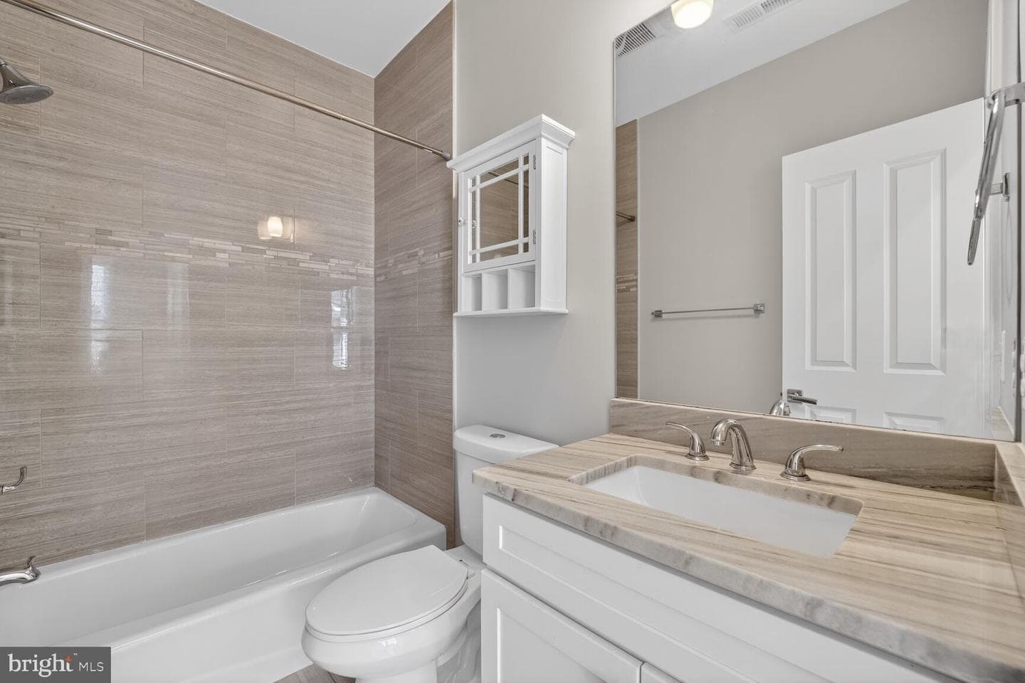 8113 Wellington Road photo 38