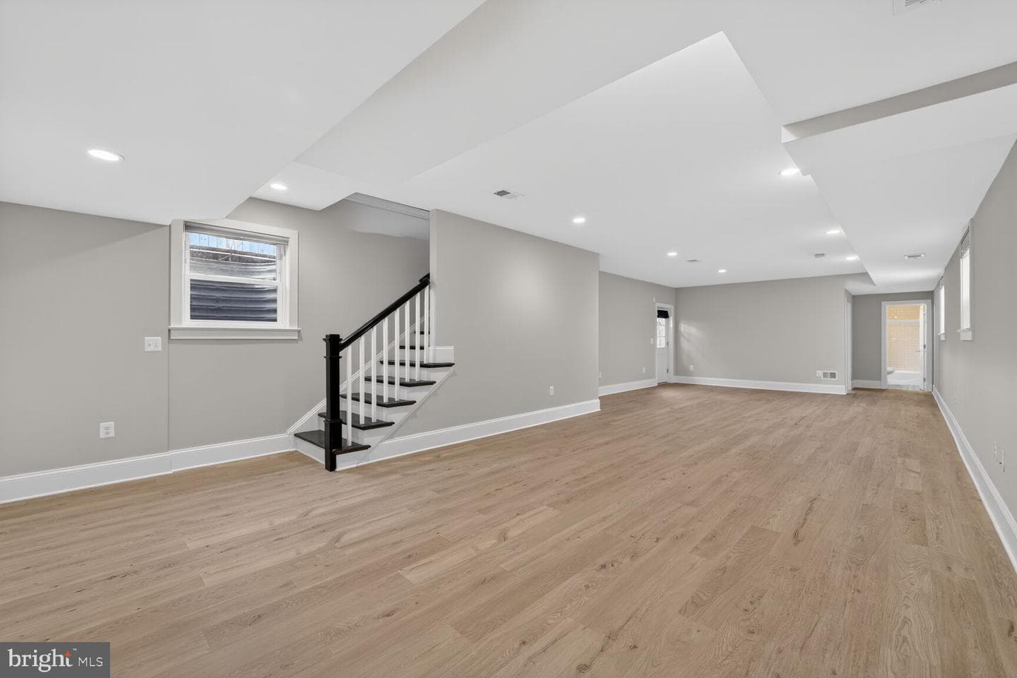8113 Wellington Road photo 47