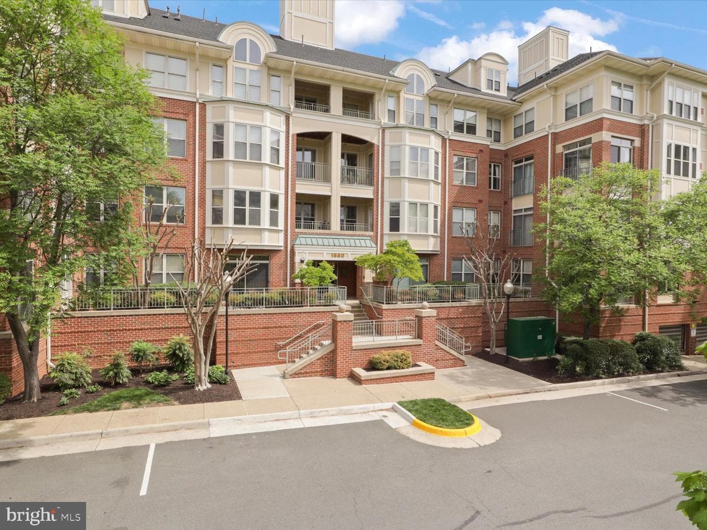 1851 Stratford Park Place #115 photo 3