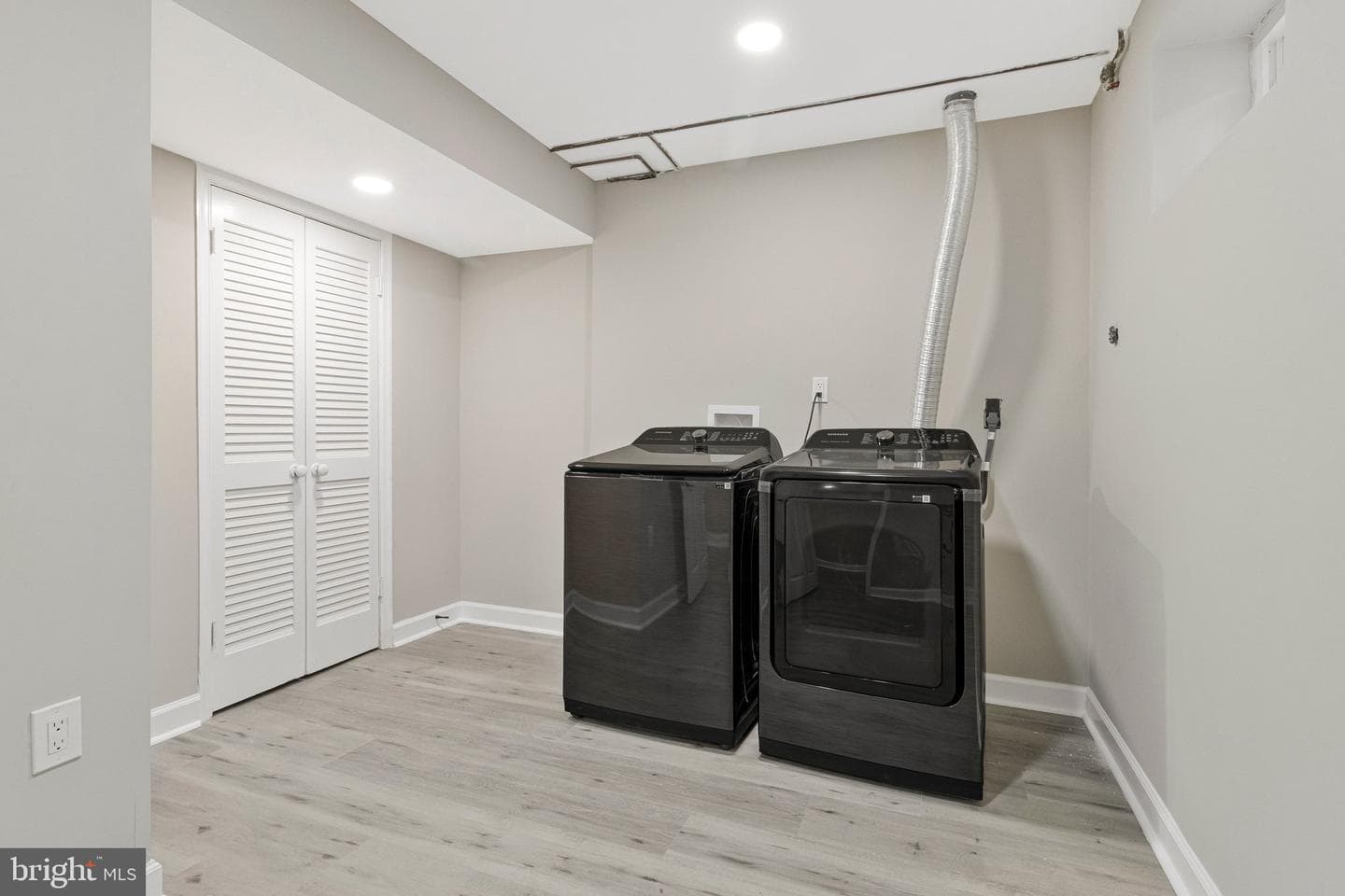 7269 Evanston Road photo 30