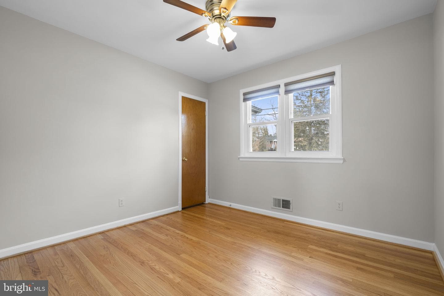 7515 Fairwood Lane photo 24