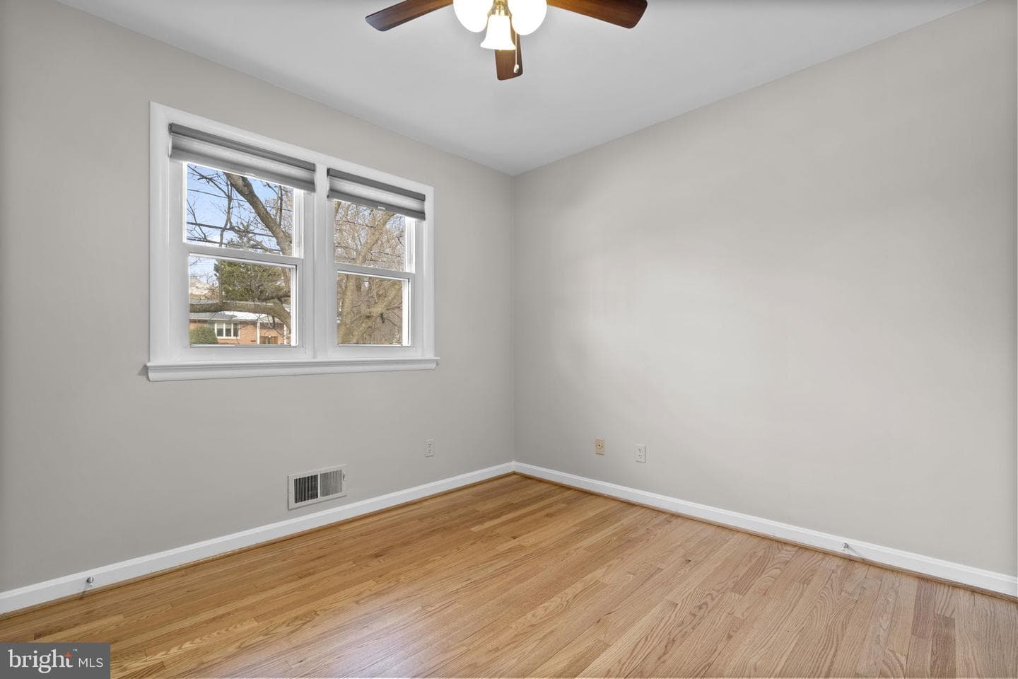 7515 Fairwood Lane photo 25