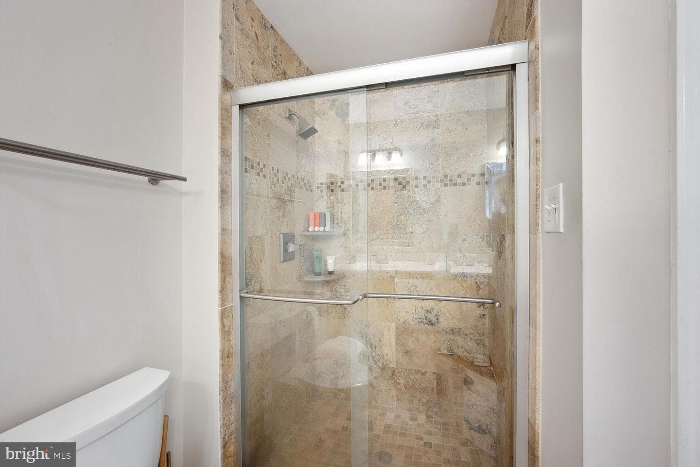 7136 Lake Cove Drive photo 18