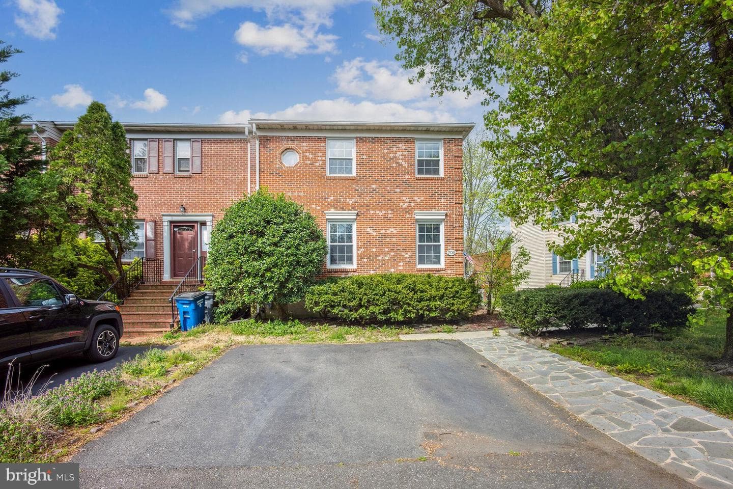 7136 Lake Cove Drive photo 2