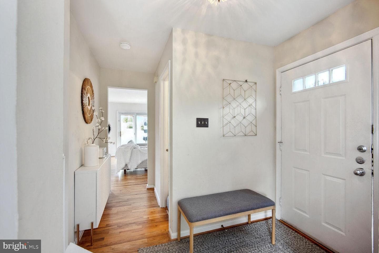 7136 Lake Cove Drive photo 3