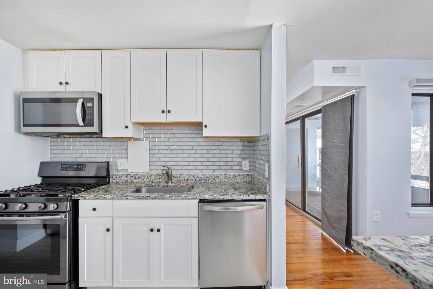 2844 Dover Lane #302 photo 25