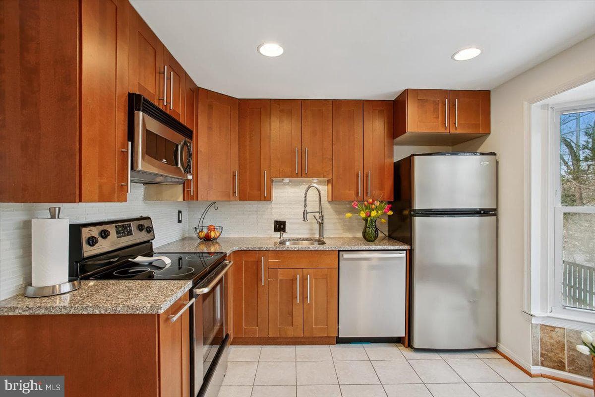 2909 Everleigh Way photo 13