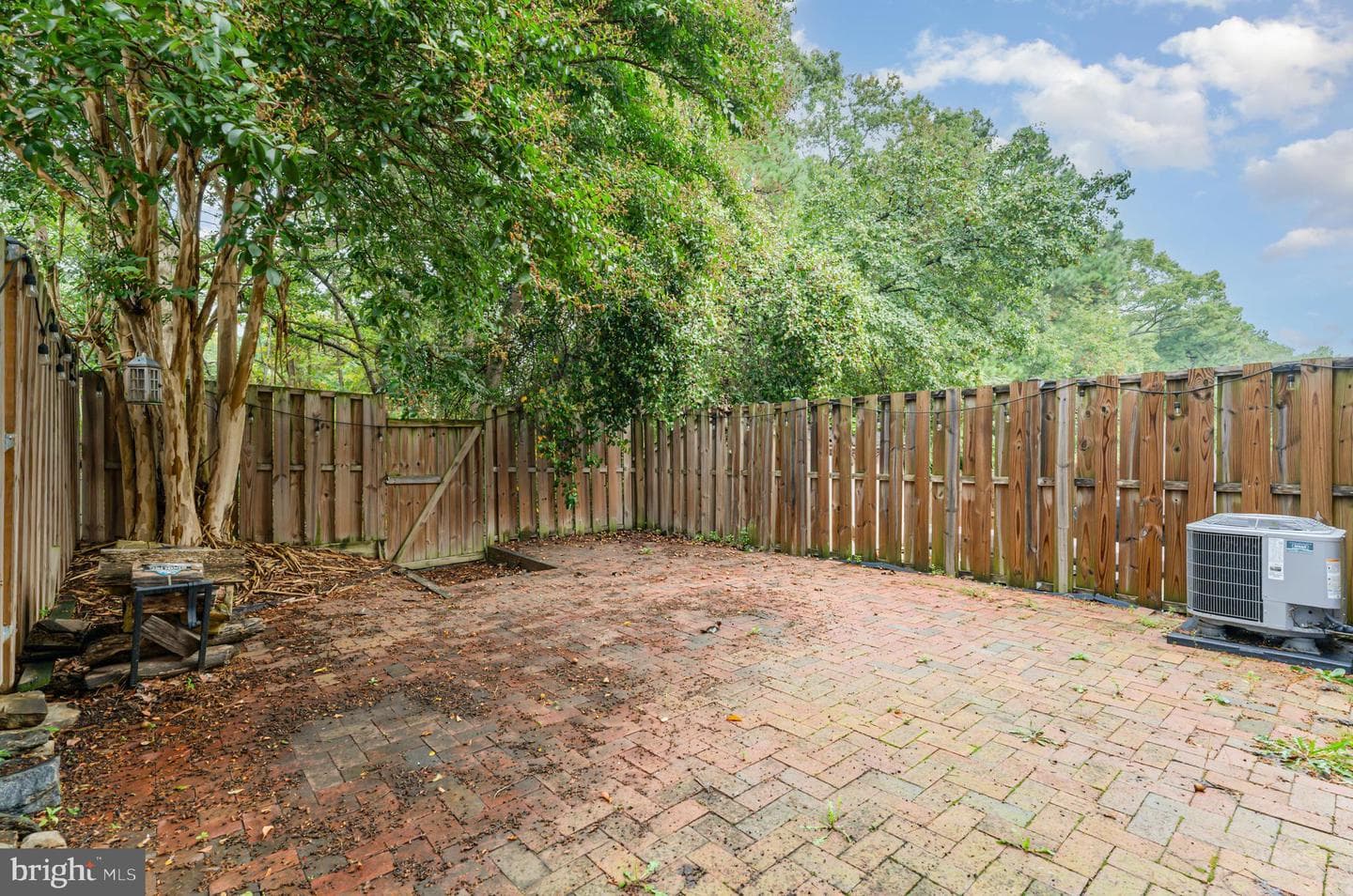 7432 Larne Lane photo 25