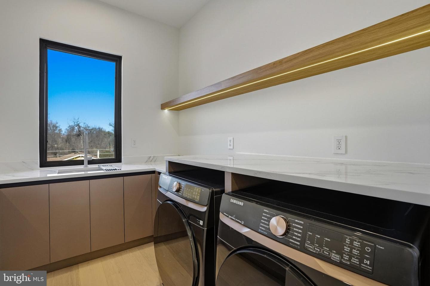 7103 Westbury Road photo 63