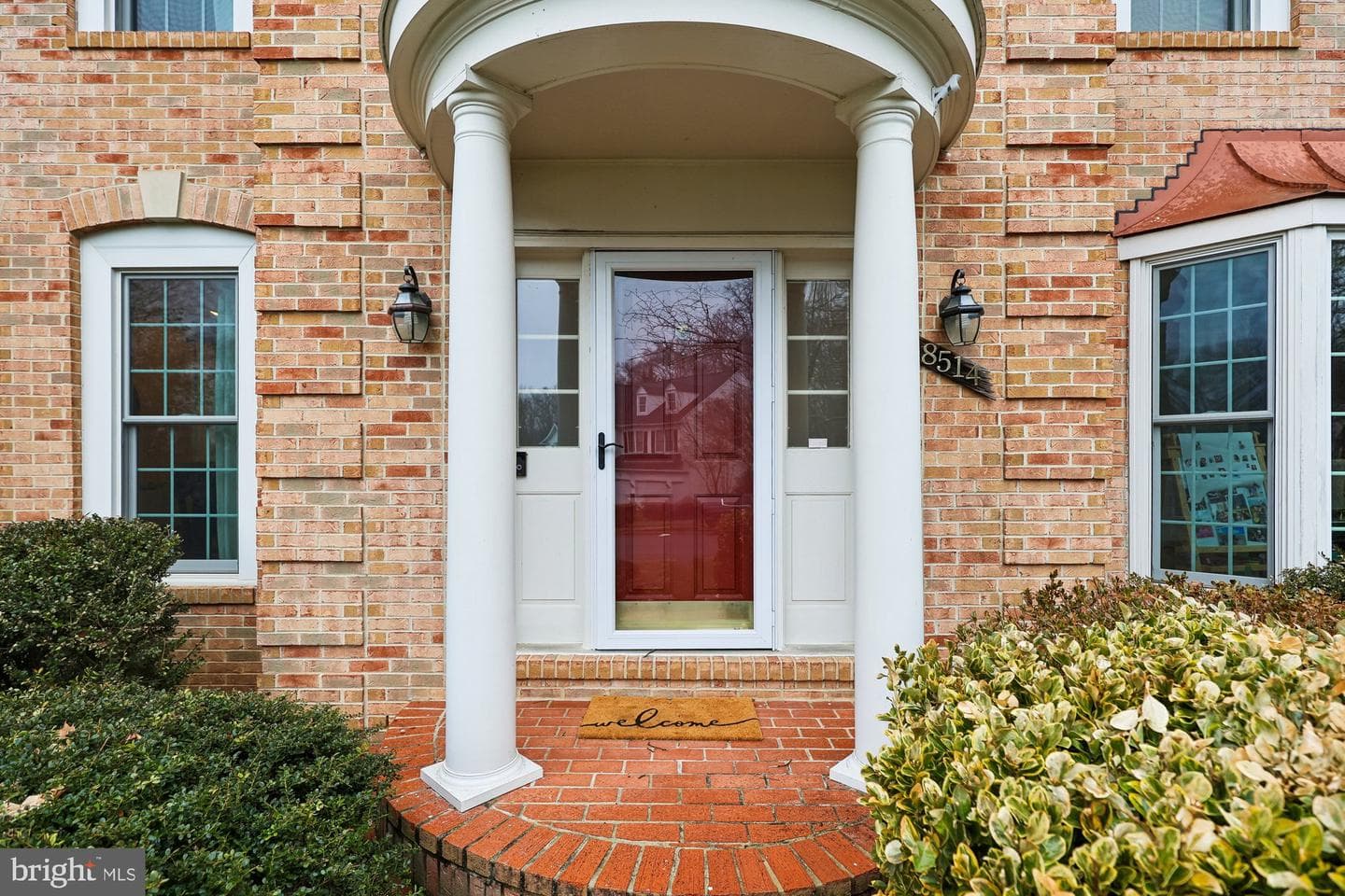8514 Oak Chase Circle photo 2