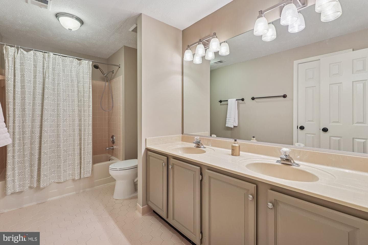 8514 Oak Chase Circle photo 43