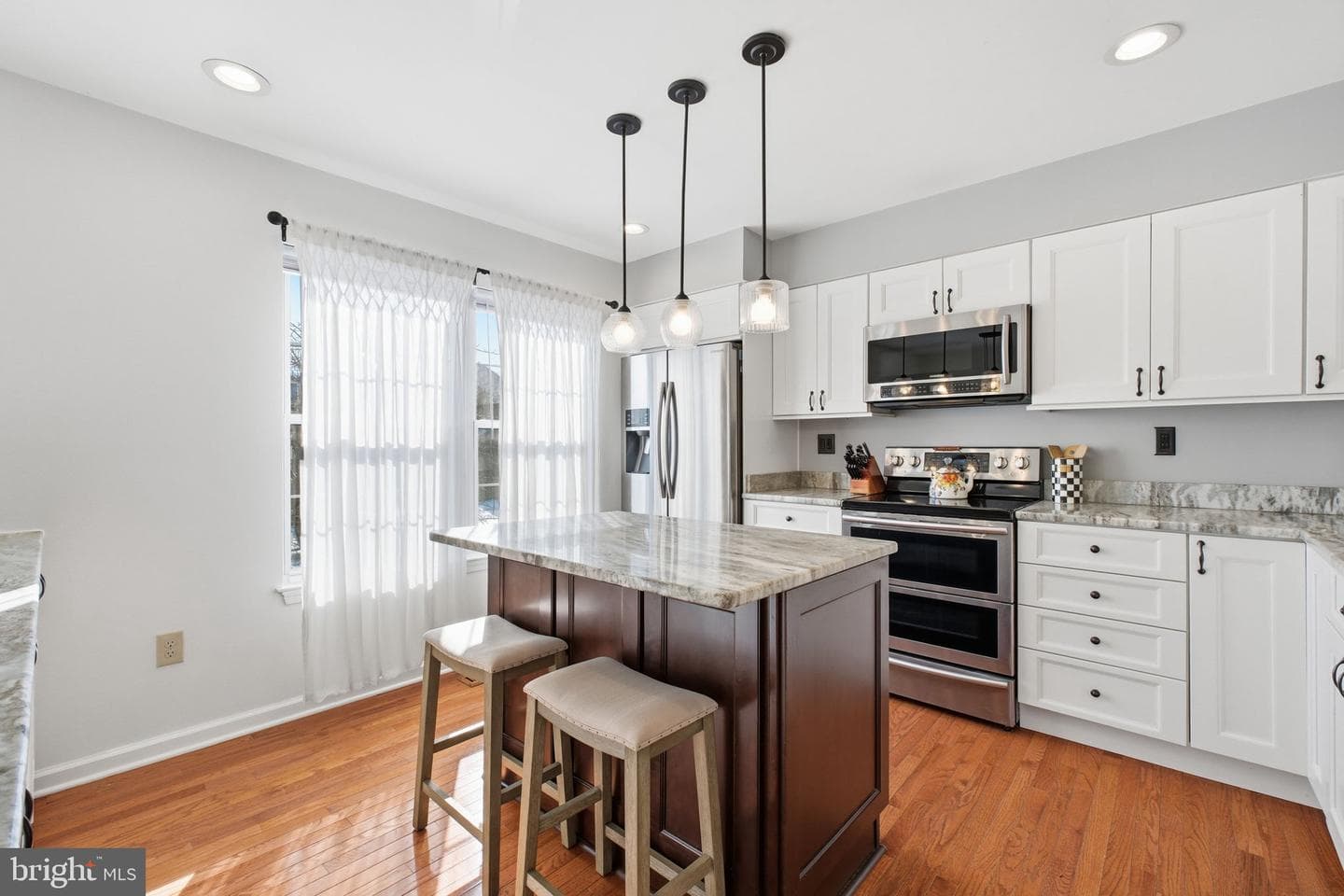 5206 Leeward Lane photo 4