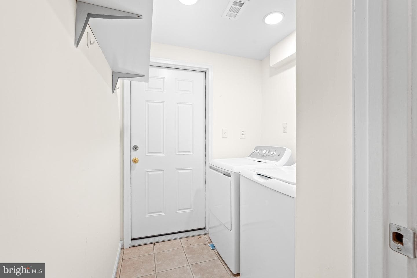 7423 Exmore Street photo 34