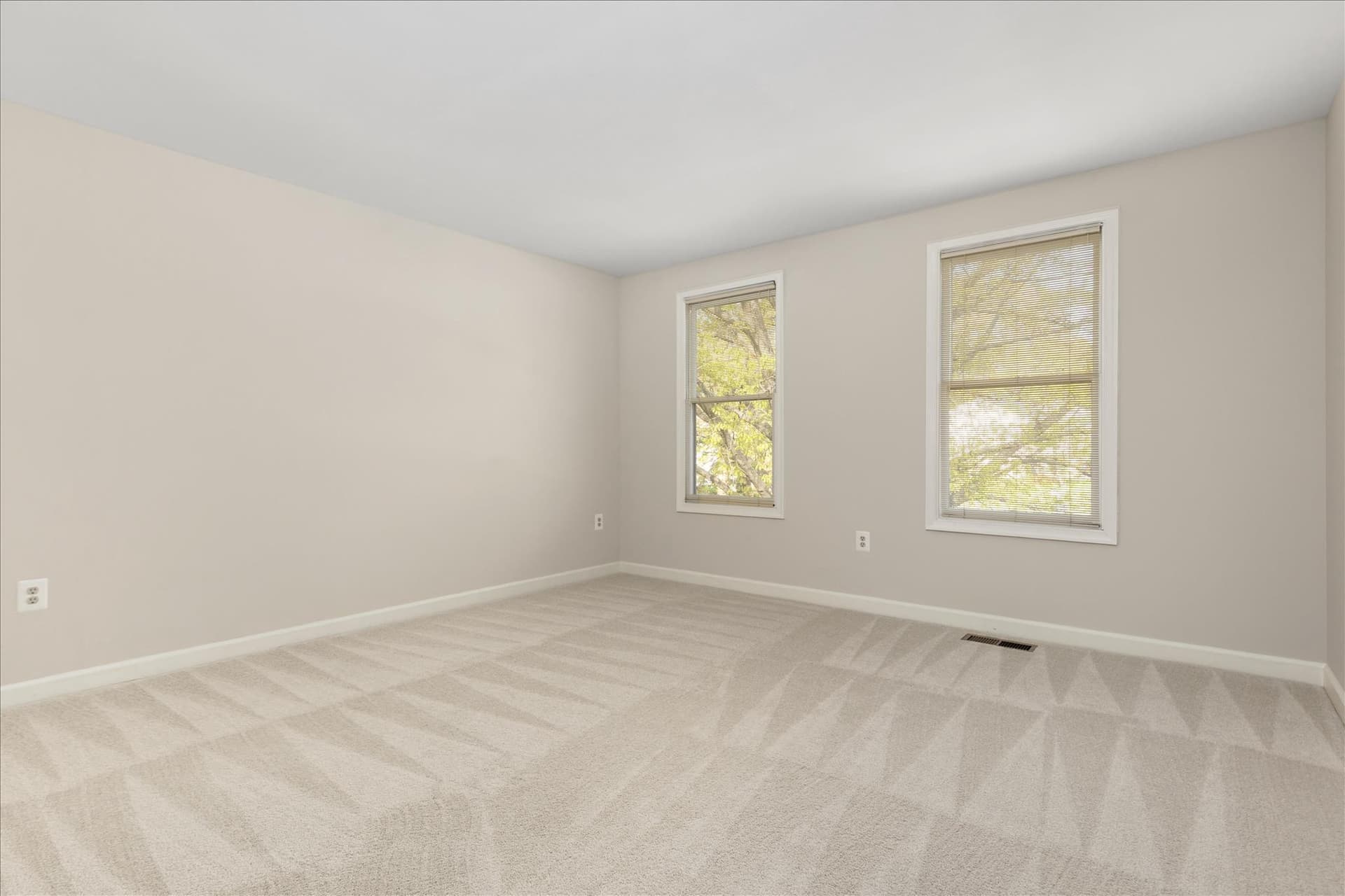 7917 Donegal Ln photo 22