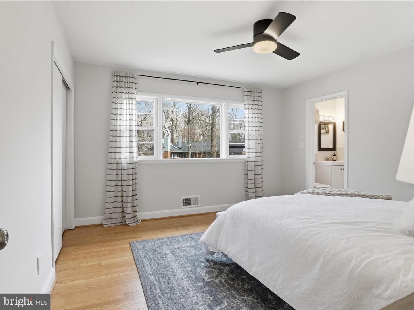 6424 Walters Woods Drive photo 28