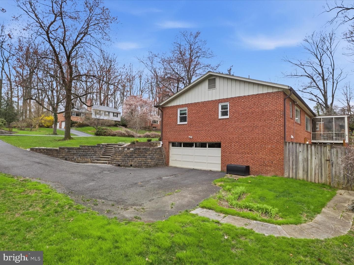 6424 Walters Woods Drive photo 7