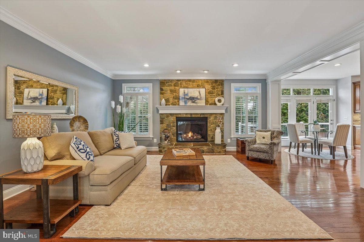 10321 Lynch Lane photo 5