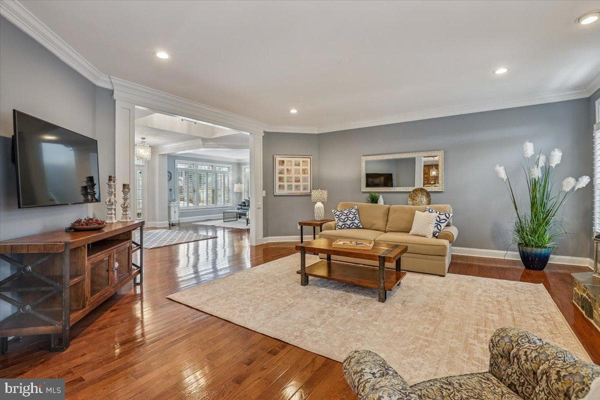 10321 Lynch Lane photo 6