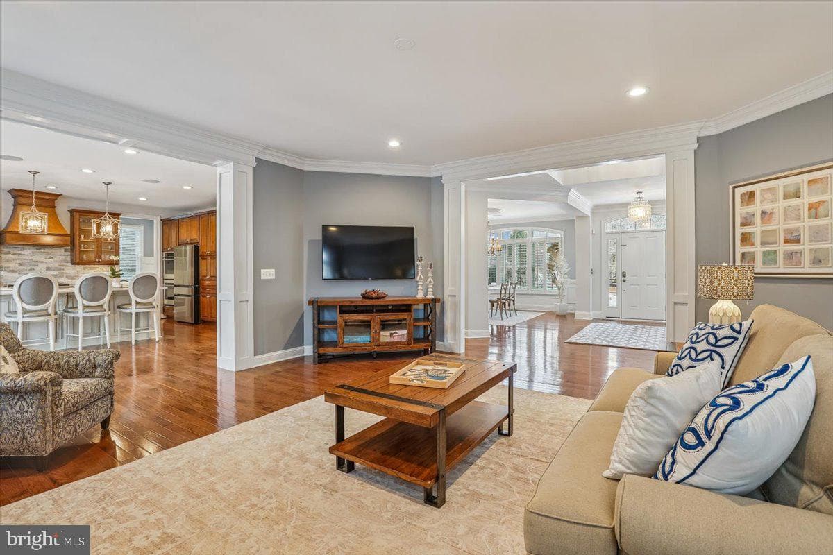 10321 Lynch Lane photo 8