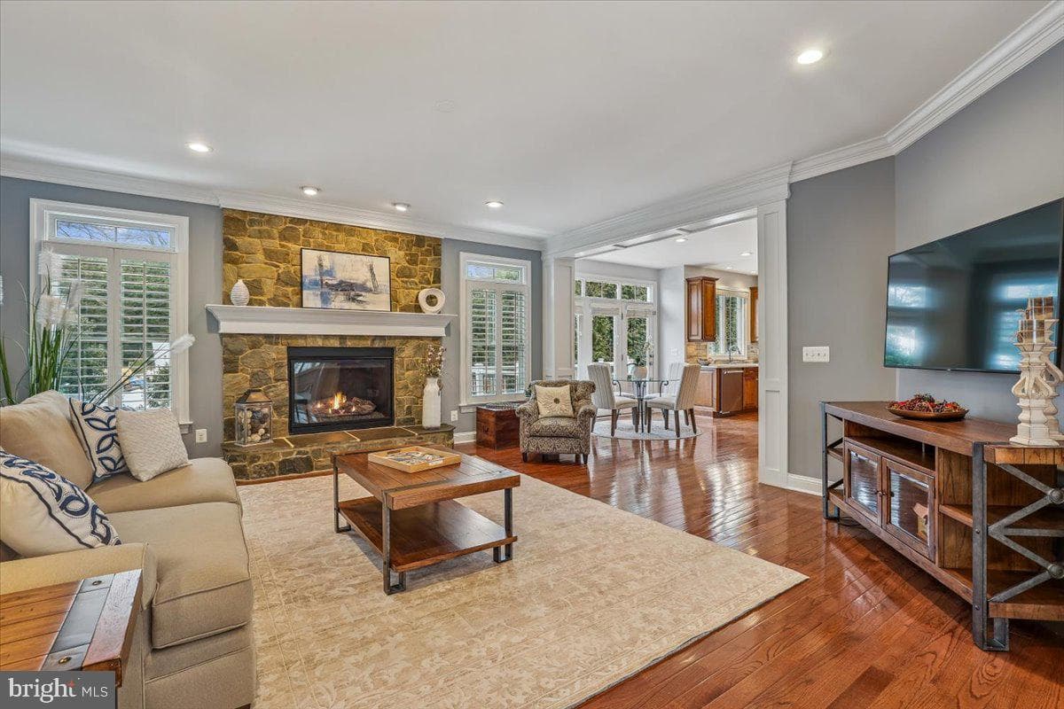 10321 Lynch Lane photo 9