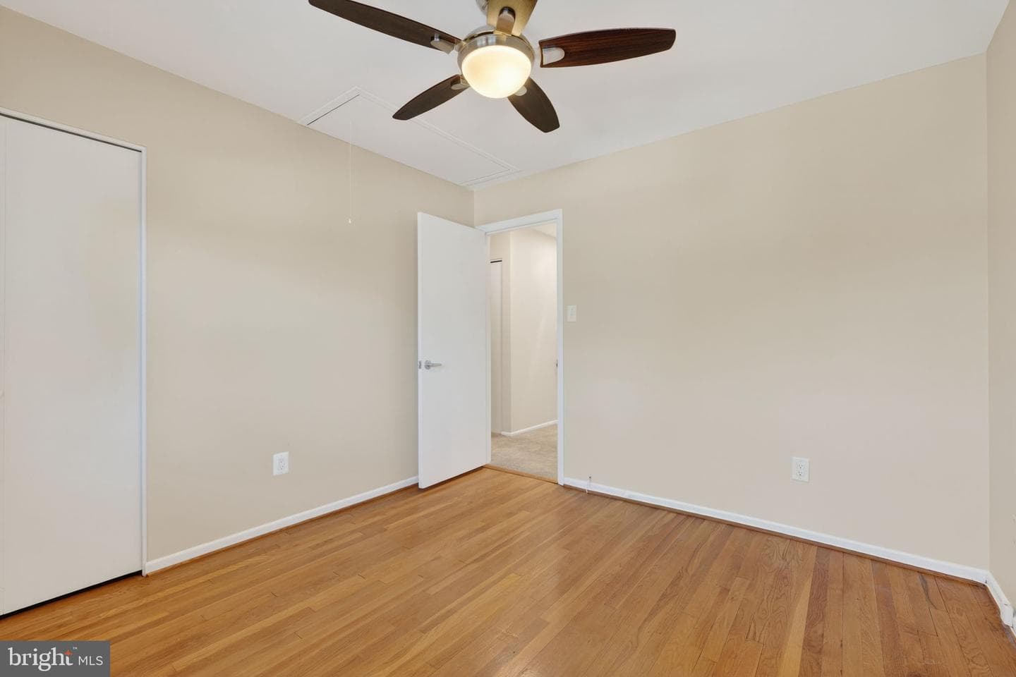 6424 Cabell Court photo 27