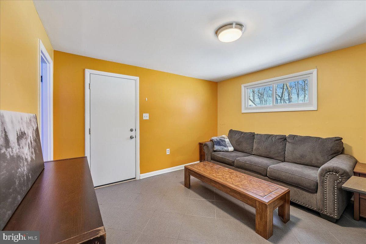 6816 Mayo Court photo 40