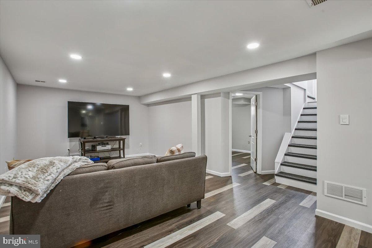 6916 Ruskin Street photo 38