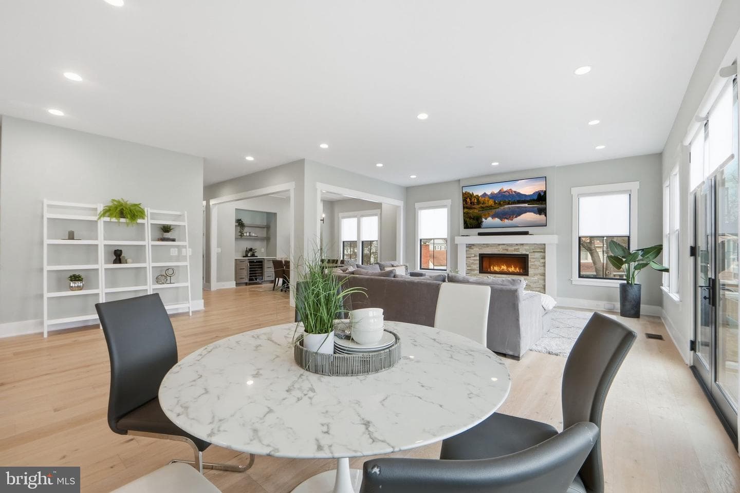 315 Charles Street SE photo 28