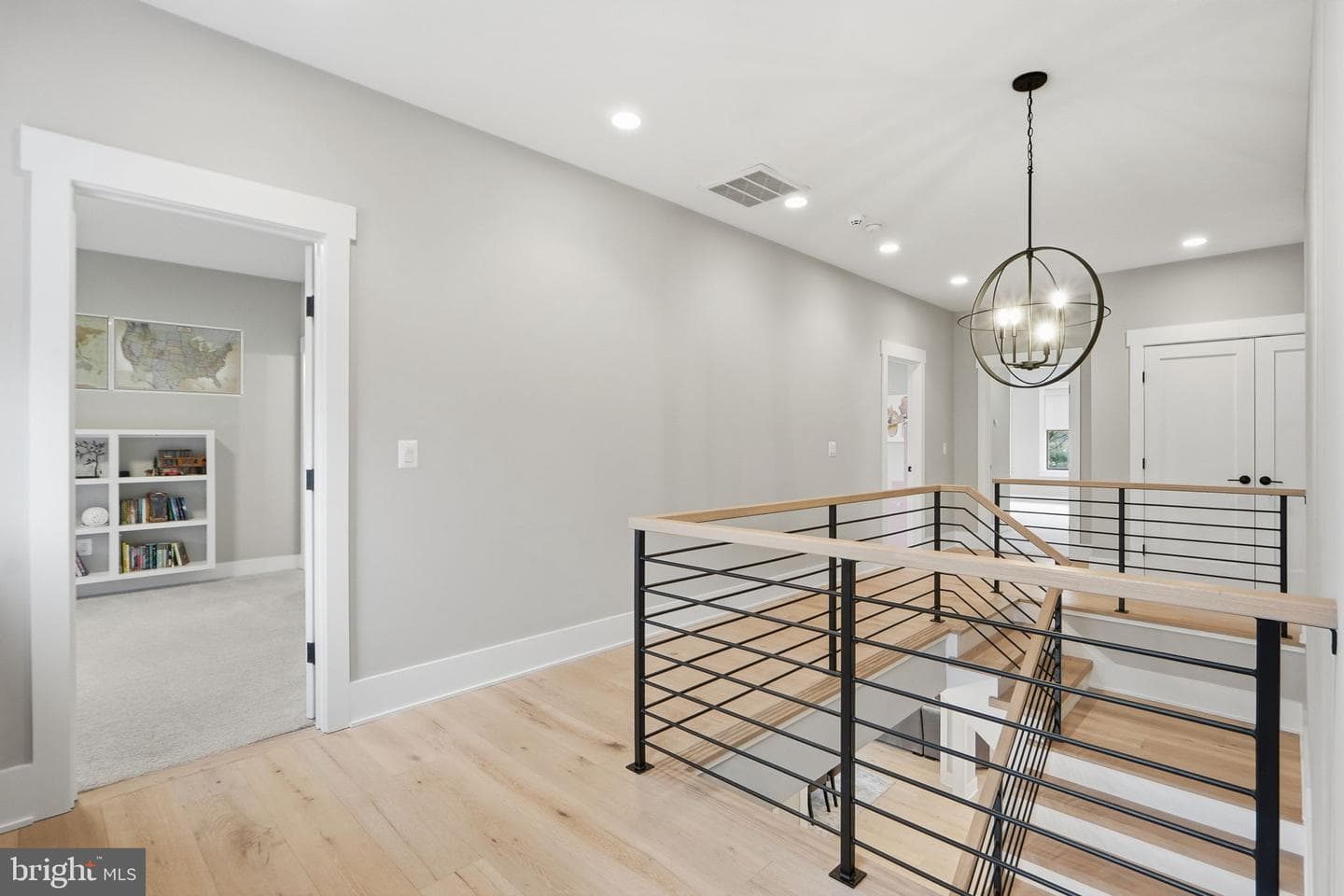 315 Charles Street SE photo 51