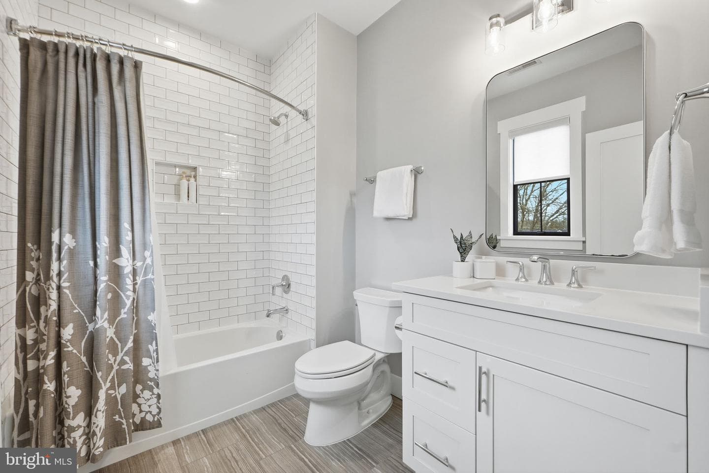 315 Charles Street SE photo 55