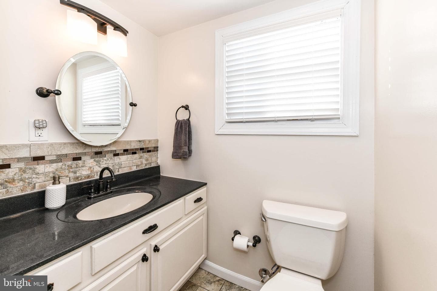 7518 Fairwood Lane photo 32