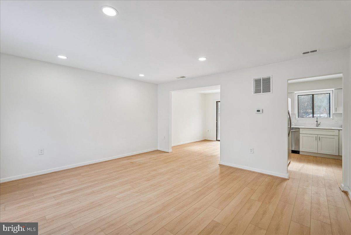 2315 Emerald Heights Court photo 5