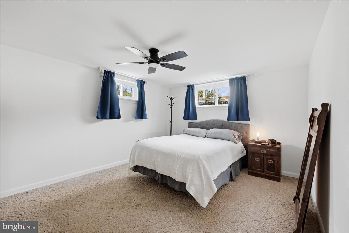 6020 Amherst Avenue photo 26