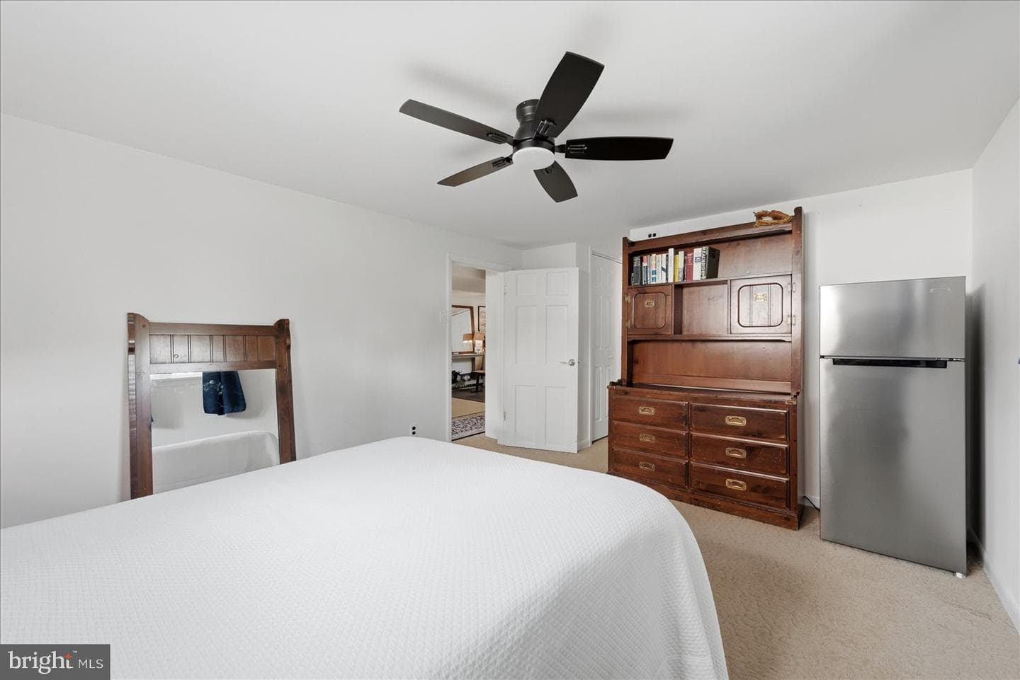 6020 Amherst Avenue photo 27