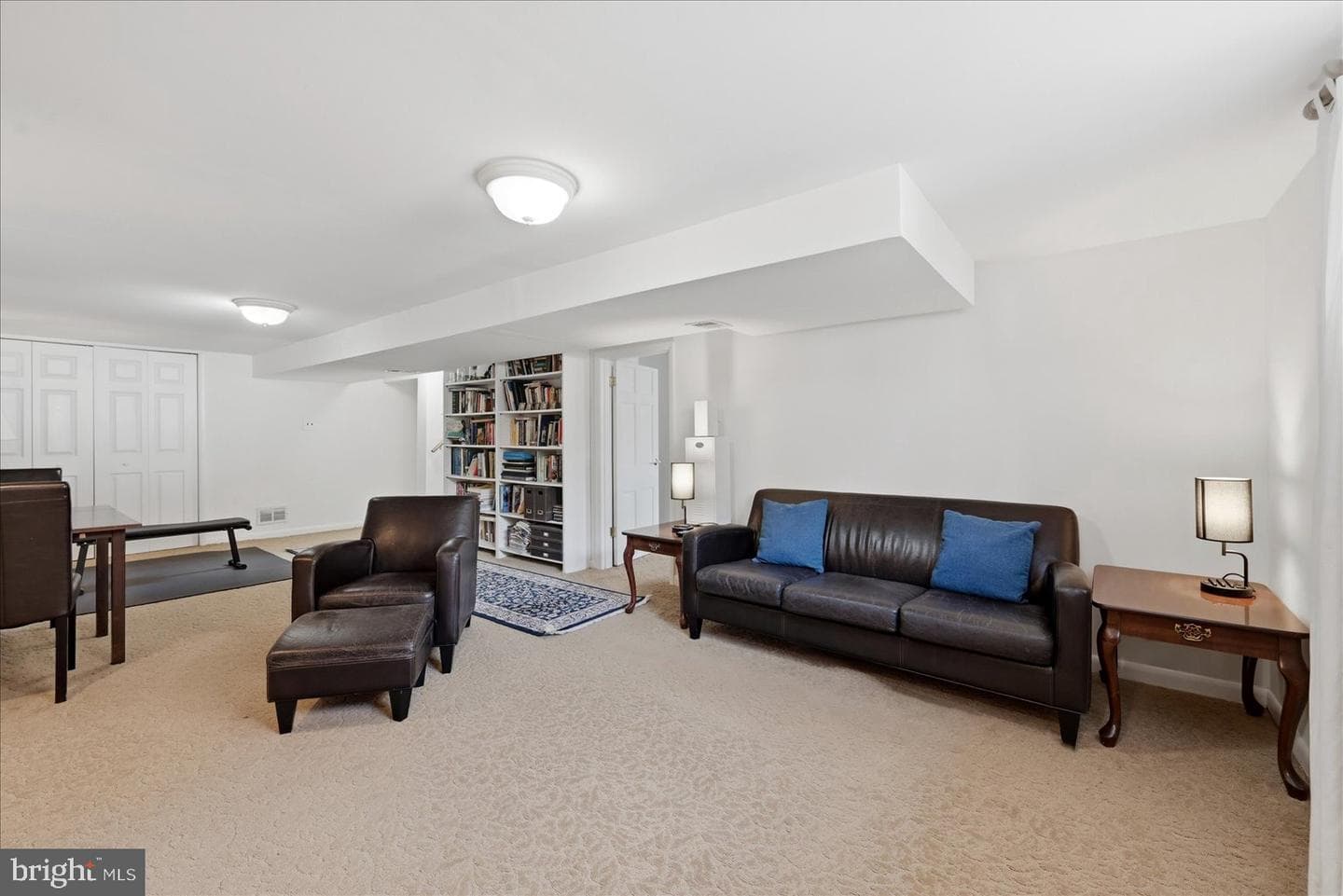 6020 Amherst Avenue photo 32